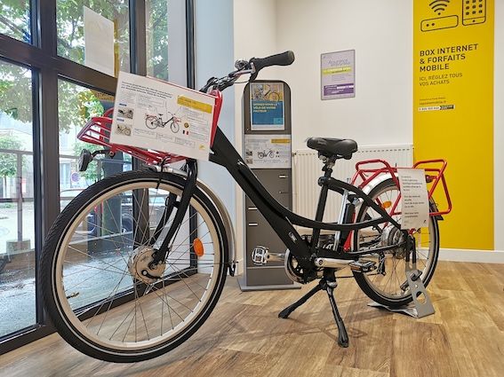 La Poste vend des vélos électriques de facteurs reconditionnés